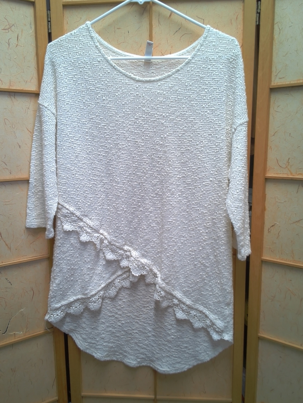 Xhilaration Women's Cream Textured Knit Top with Lace Trim Size large